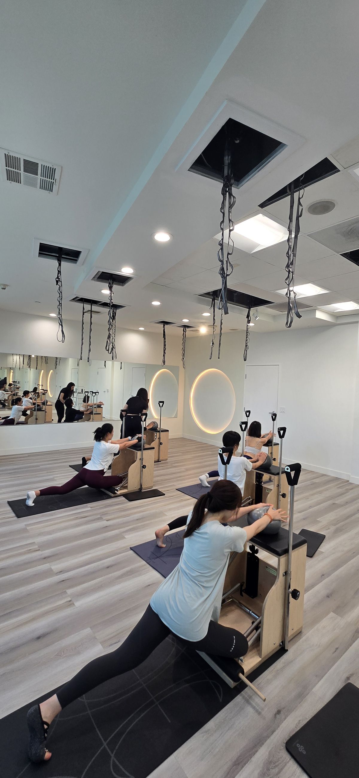 Pilates class moment 3