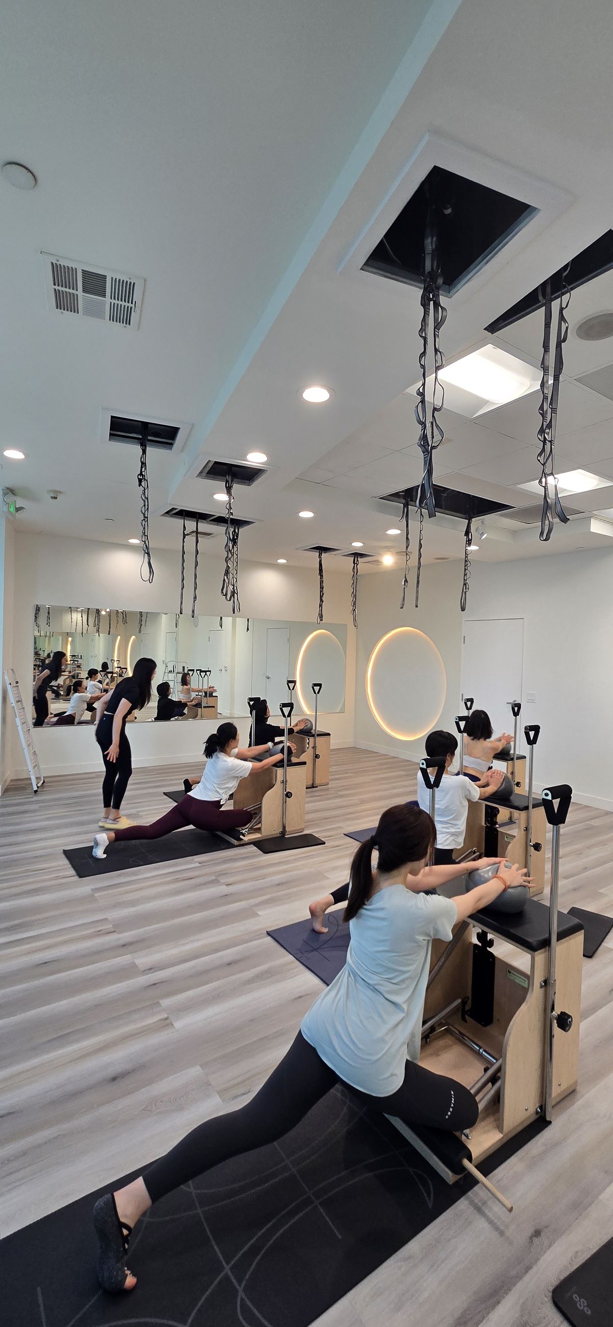 Pilates class moment 4